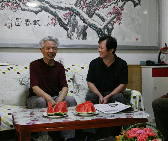 山艺校领导教师节前夕走访慰问离退休老教师和一线教师代表